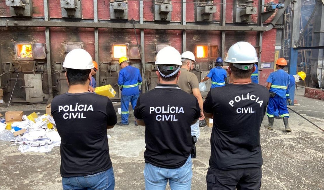 Polícia Civil de Alagoas incinera cerca de meia tonelada de medicamentos ilegais