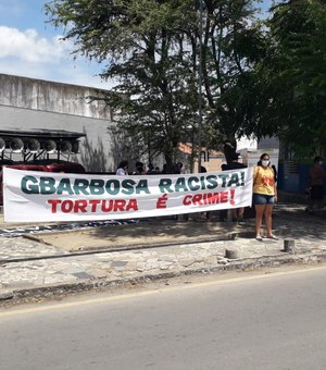 [Vídeo] Após ato racista, manifestantes se reúnem contra agressão cometida pelos seguranças do G Barbosa em Maceió