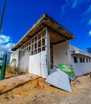 Prefeitura retoma obras da UBS Centro em ﻿Palmeira dos Índios