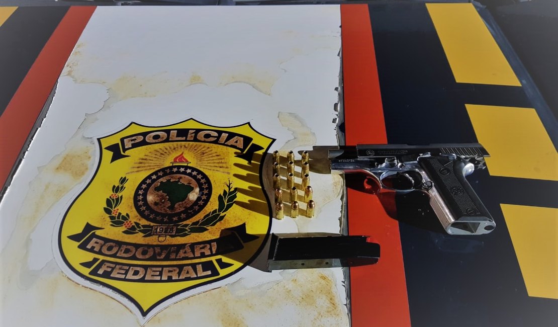 PRF prende homem ppr porte ilegal de arma de fogo em São Miguel dos Campos
