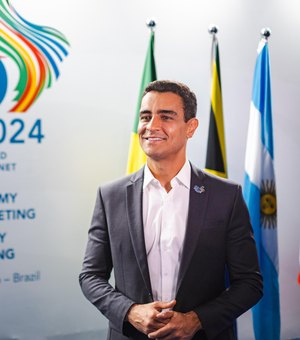 JHC reafirma compromisso com a inclusão digital na plenária do G20, em Maceió