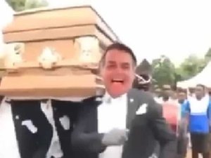 Presidente da Embratur faz meme com Bolsonaro carregando caixão