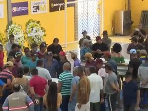 Vítimas de acidente com ônibus de romeiros são veladas no município de Coité do Nóia