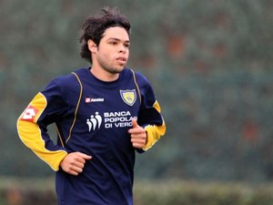 Kerlon Foquinha assina com Villa Nova-MG