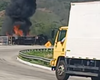 [Vídeo] Caminhão-tanque com diesel pega fogo após tombar na BR-101, em Alagoas