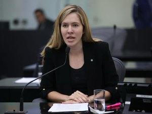 Fogos com barulho: Cibele Moura orienta população a denunciar casos durante campanha