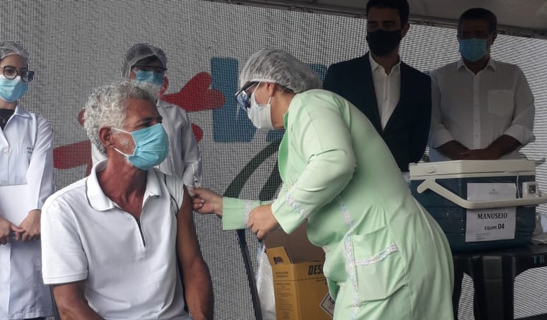 Com mais de 12 mil doses, Maceió inicia vacinação no Pam Salgadinho