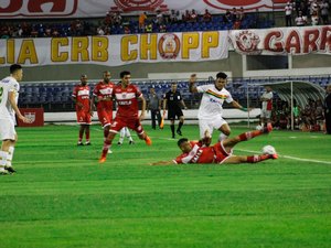 Neto Baiano e Paulinho decidem na bola parada e dão vitória para o CRB contra o Sampaio