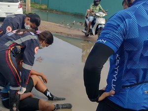 Motocicleta atinge e fere ciclista em Arapiraca