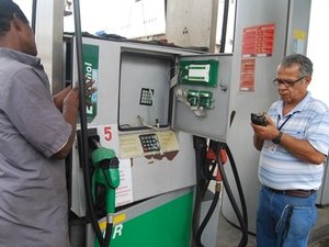 Preço Médio dos combustíveis sofre reajuste nesta terça-feira (16)