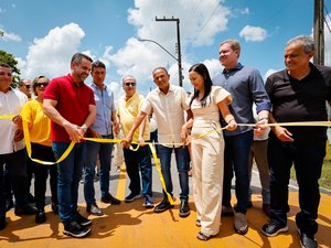 Prefeita e governador inauguram obras em São Luís do Quitunde