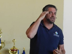 Hipnólogo tenta tirar Lusa da Série C