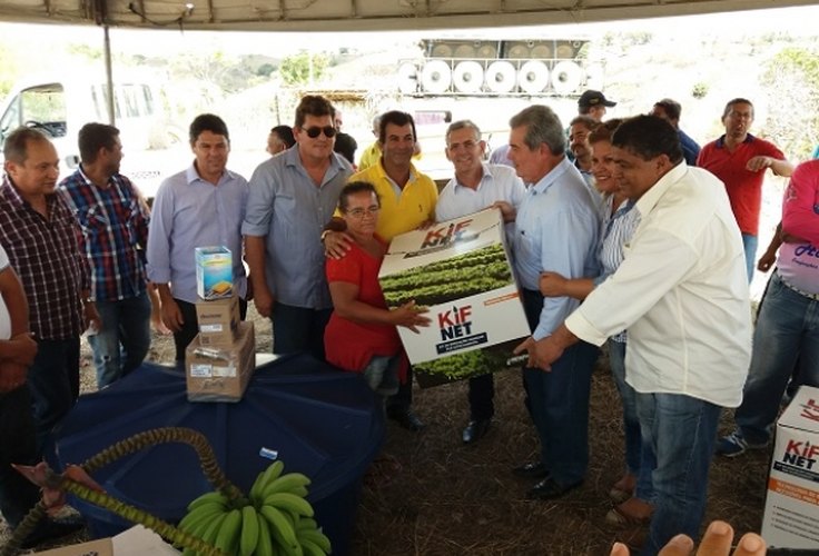 Secretaria de Agricultura entrega kits de irrigação para pequenos produtores