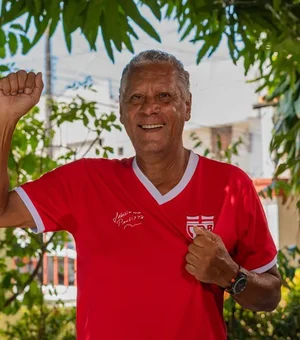 Joãozinho Paulista sofre AVC e é internado no Hospital Metropolitano, em Maceió