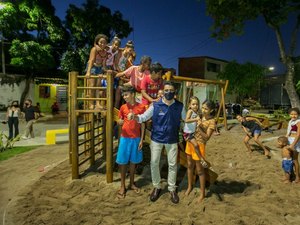 Prefeito JHC inaugura revitalização da Praça Virgem dos Pobres I