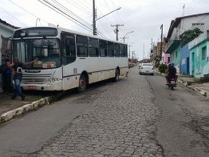 Ônibus com trabalhadores falta freio e motorista evita tragédia 