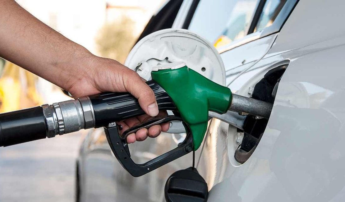 Gasolina recua no início de agosto após nova proporção de etanol (E30) entrar em vigor