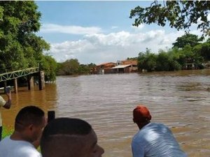[Vídeo] Ponte metálica desaba deixa um morto e feridos no Maranhão