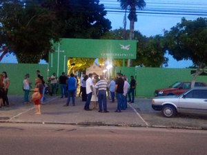 Filho de secretário da educação de Arapiraca é sepultado no cemitério Pio XII