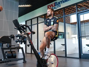 Neymar faz exames hoje para saber se estará na estreia do Brasil na Copa