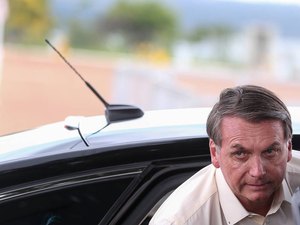 Em novo ataque à imprensa, Bolsonaro diz que jornalistas são 'raça em extinção'