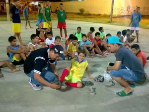 Grupo de torcedores do Corinthians paulista realiza ações sociais em Maceió