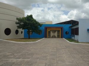 Renan Filho abre primeira escola em tempo integral