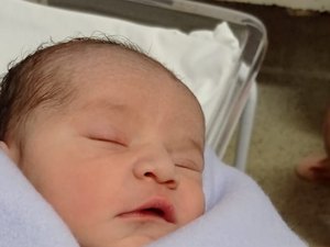 Jovem dá à luz no litoral de SP após achar que bebê era tumor: 'Surpresa'