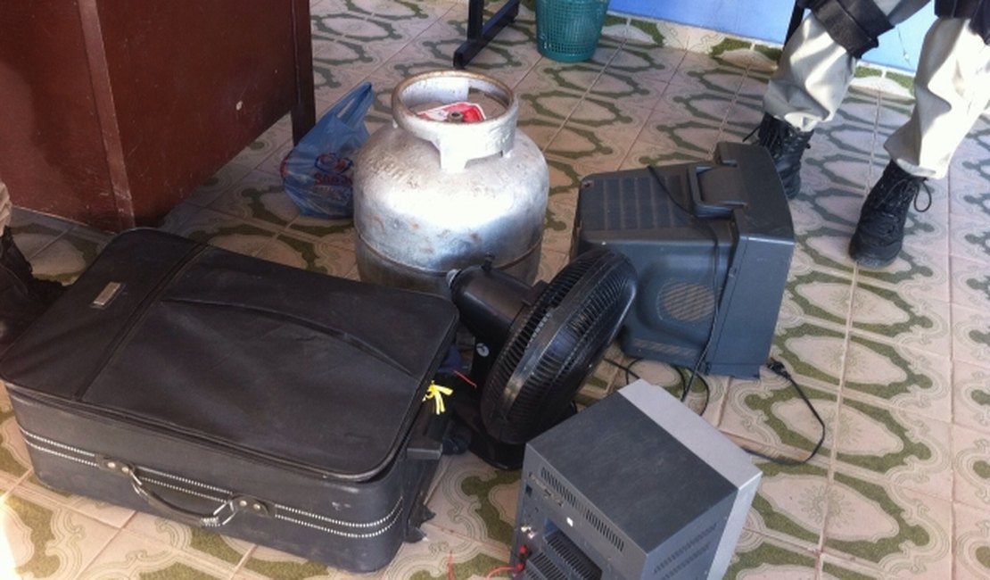 Quadrilha é presa após roubar residência e mercadinho em Arapiraca