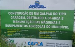 Construção de galpão municipal segue paralisada após um ano de iniciada