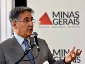 Ex-governador de MG é condenado a 10 anos e 6 meses de prisão