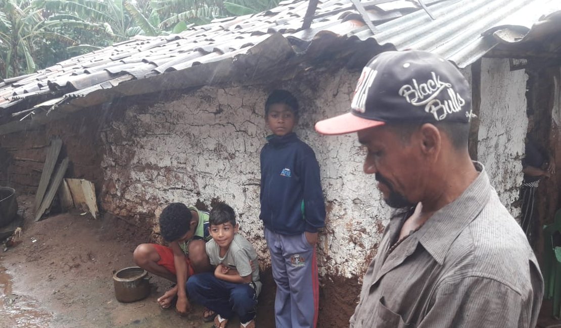 22 casas de taipa correm risco de desabamento em Aldeia de Palmeira e comunidade pede socorro