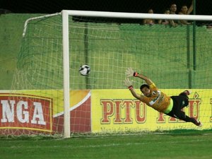 Em Coruripe, CSA aproveita falhas do Murici e estreia com vitória no Alagoano 