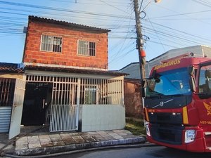 Princípio de incêndio atinge residência no conjunto Village Campestre, em Maceió
