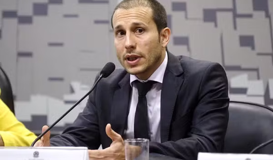 'Não nos deixaremos abalar por ataques', diz número 2 da PF ao defender Andrei Rodrigues