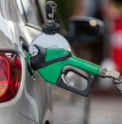 [Vídeo] Carro na garagem: Em Palmeira, alto preço da gasolina obriga motoristas a economizar