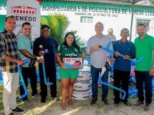 Ronaldo Lopes entrega kits de irrigação destinados pelo Deputado Paulão para agricultura familiar em Penedo