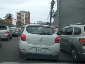 Obra da CBTU deixa trânsito lento no entorno na Av. Leste-Oeste