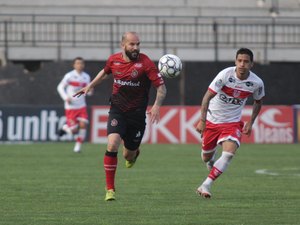 CRB sofre gol no fim, perde para o Brasil-RS e entra na zona de rebaixamento da Série B