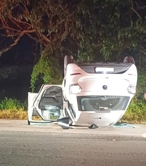 Acusado de assaltos é preso após capotar carro e trocar tiros com policiais em Pilar