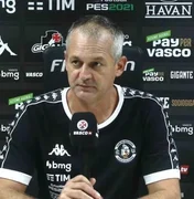 Após declarações de Lisca, Vasco garante continuidade do treinador 'para recolocar o clube na Série A'