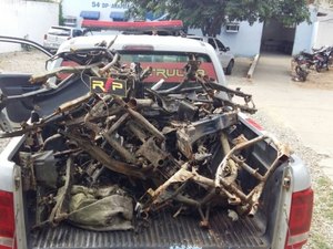 Polícia Militar descobre carcaças de motos em barragem de Arapiraca