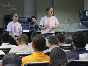 Coordenadoria da Mulher debate violência de gênero com funcionários do TJAL
