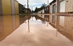 Buracos e lama causam transtornos para moradores do bairro Boa Vista 