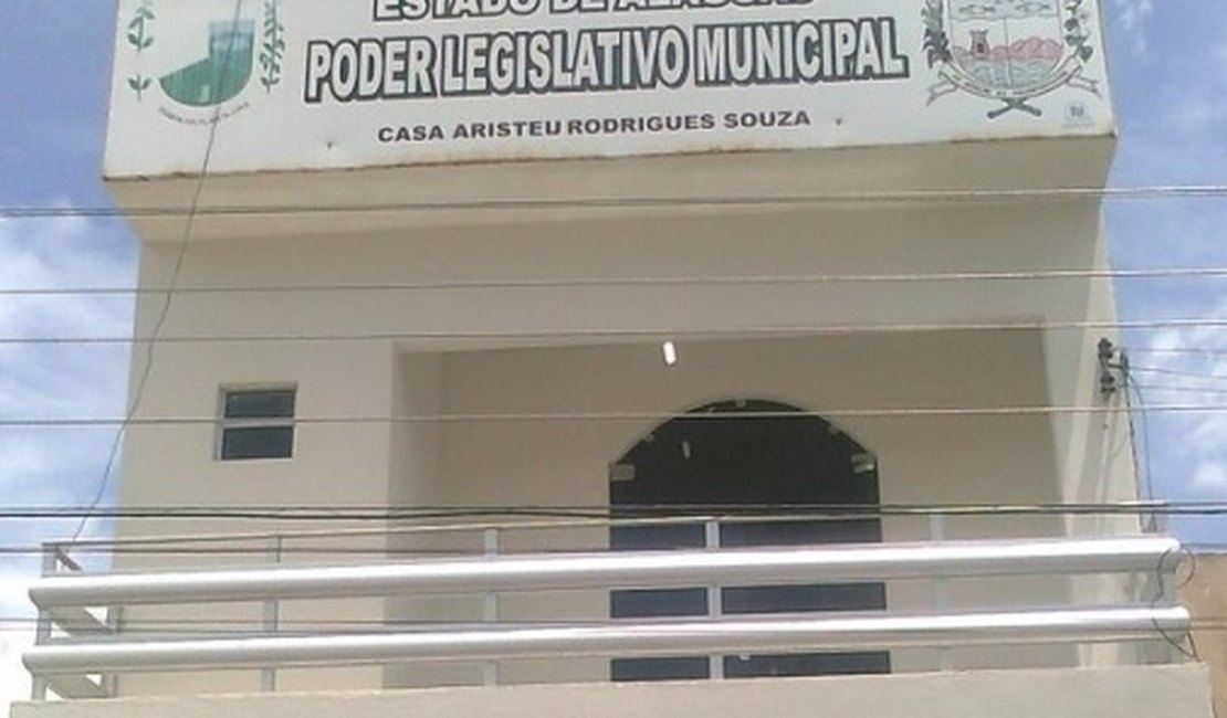 Câmara no Sertão paga mais R$ 500 mil em aluguel de carros que nunca foram vistos