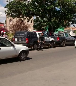 Polícia flagra adolescentes cometendo assalto em Arapiraca