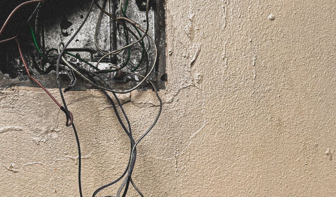 Homem é detido após invadir residência e tentar furtar fiação elétrica em Arapiraca