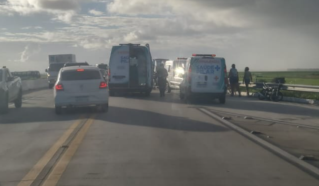 Colisão entre motocicletas deixa um morto no 'Trevo da Morte', em Pilar