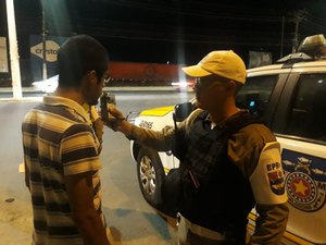 BPRv realiza operação Lei Seca e autua condutores no Benedito Bentes