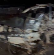Colisão grave entre dois carros deixa homem gravemente ferido em Delmiro Gouveia